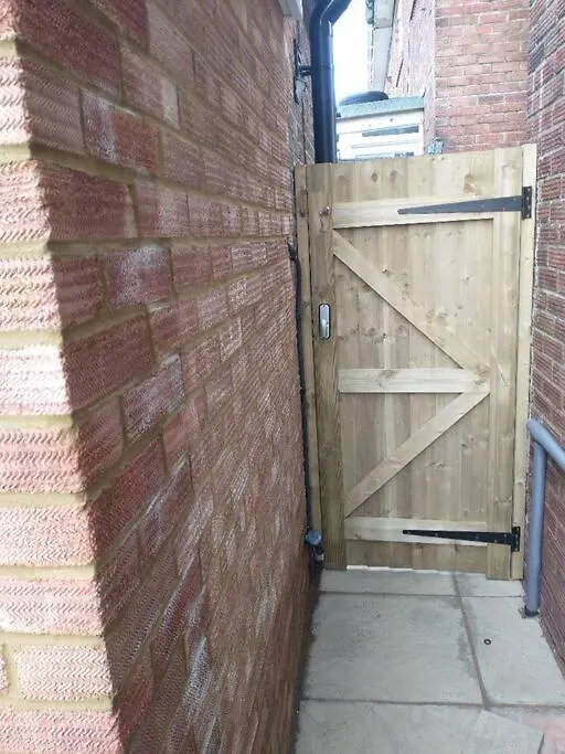 Cosy Garden Studio Room Minimum Two Night Booking Brighton Apartment