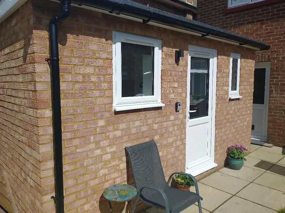 Apartment Cosy Garden Studio Room Minimum Two Night Booking Brighton