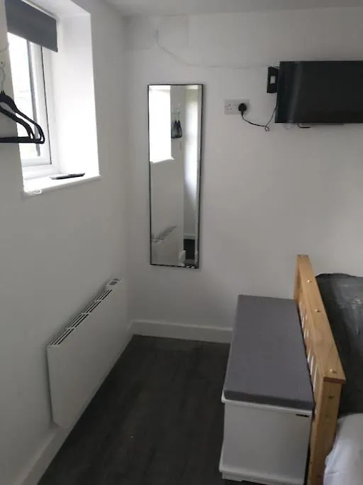 Cosy Garden Studio Room Minimum Two Night Booking Brighton 0*,  United Kingdom