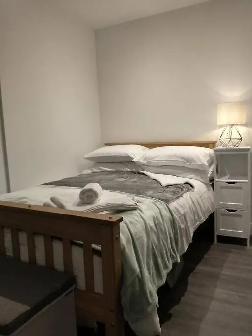 Cosy Garden Studio Room Minimum Two Night Booking Brighton