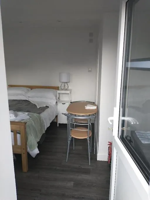 Cosy Garden Studio Room Minimum Two Night Booking Brighton 0*,